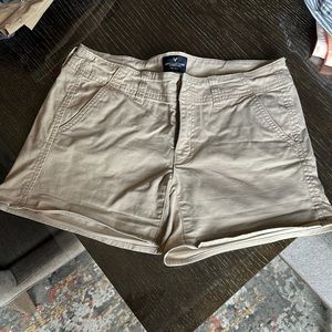 American Eagle used size 2 tan shorts, shortie collection